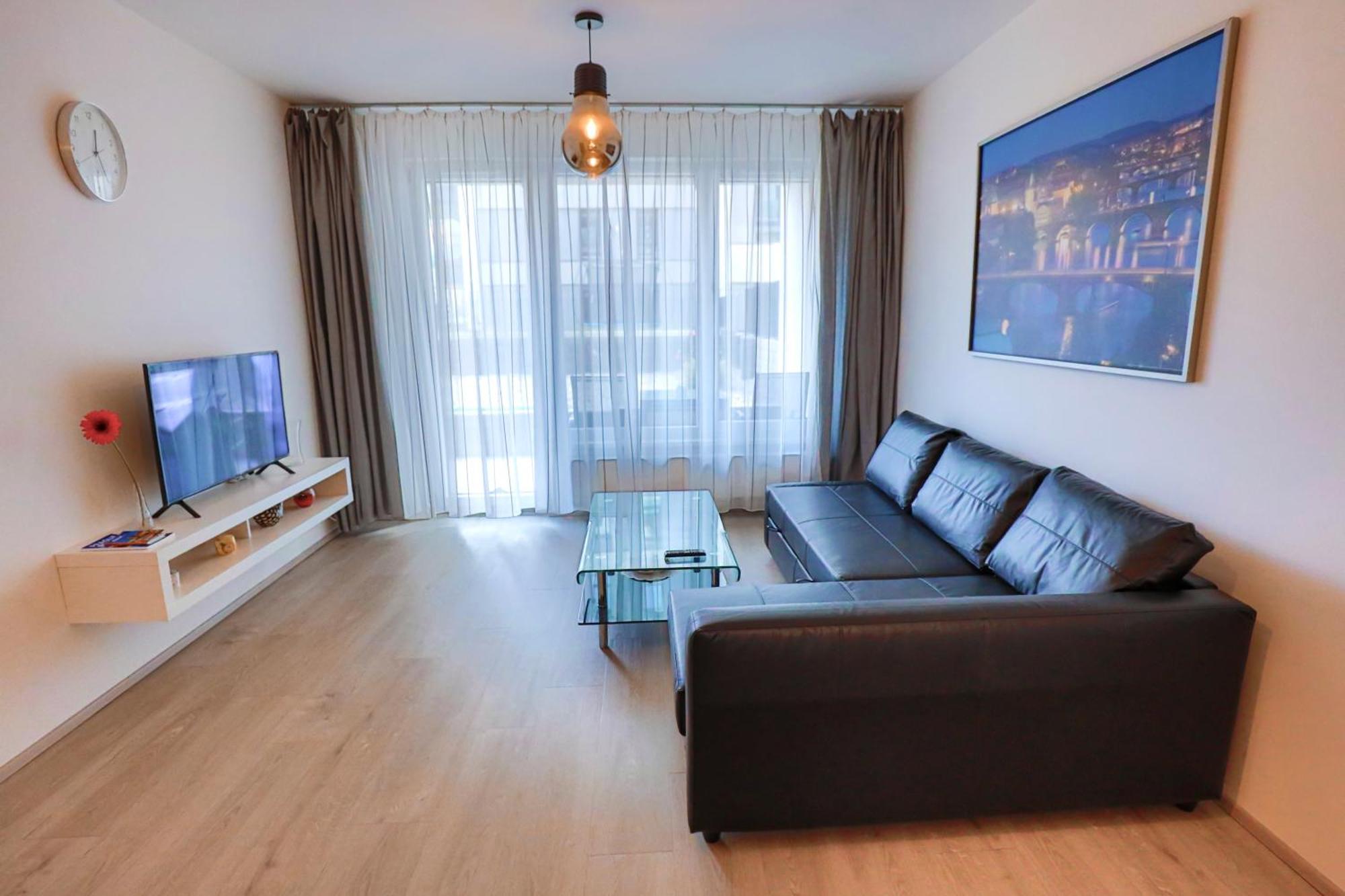 Modern Apartment • Garden • Near The City Center Praha Bagian luar foto
