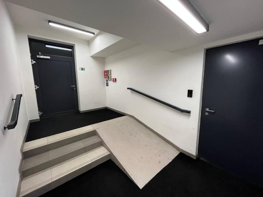 Modern Apartment • Garden • Near The City Center Praha Bagian luar foto